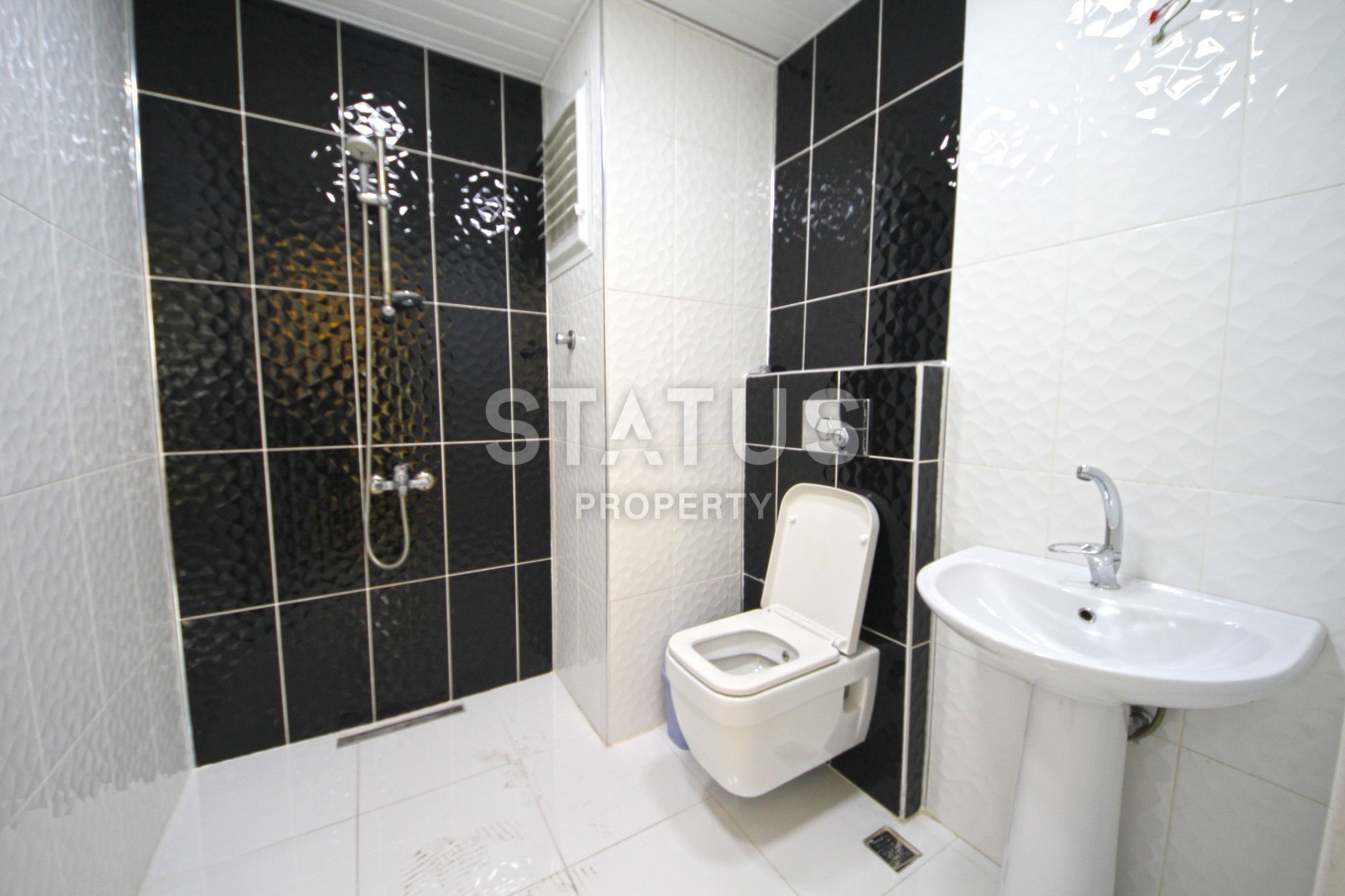 Меблированная трехкомнатная квартира 120 м2 в самом центре Махмутлара, возле часов. фото 11