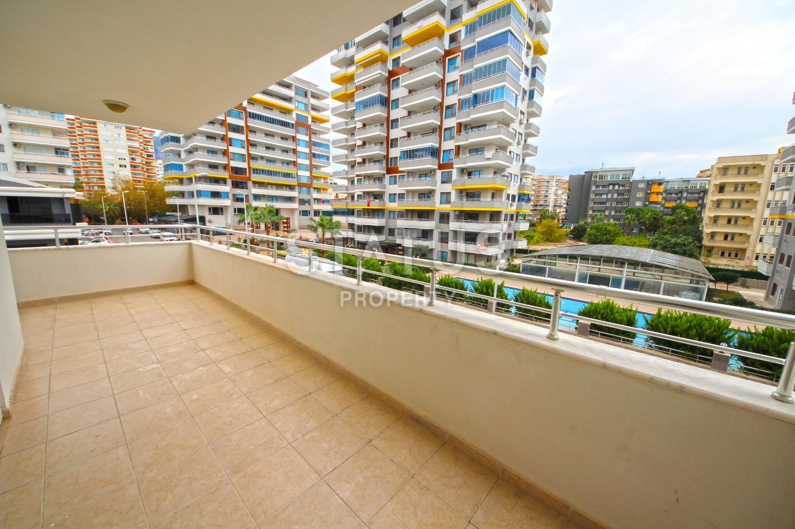 Меблированная трехкомнатная квартира 120 м2 в самом центре Махмутлара, возле часов. фото 16