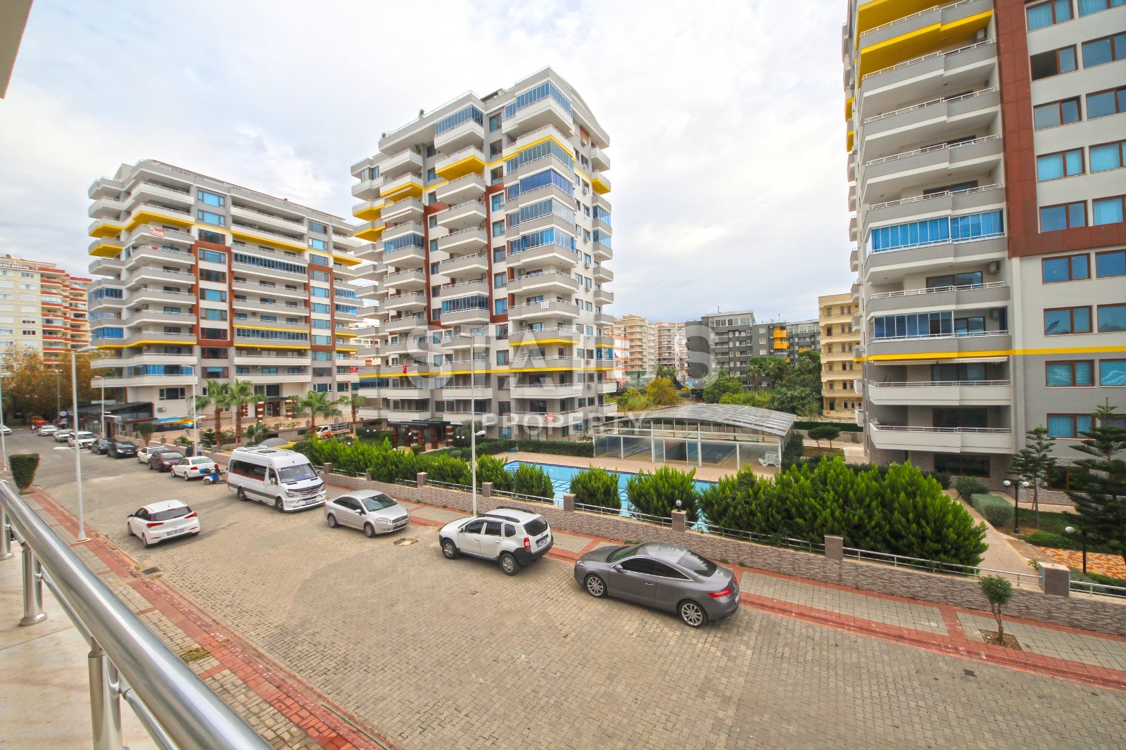 Меблированная трехкомнатная квартира 120 м2 в самом центре Махмутлара, возле часов. фото 23