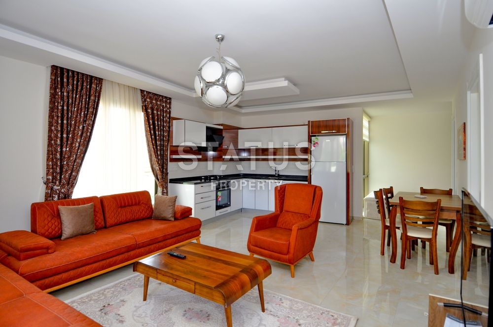 Меблированная большая двухкомнатная квартира в отличном районе Махмутлар, 90 кв.м. фото 3