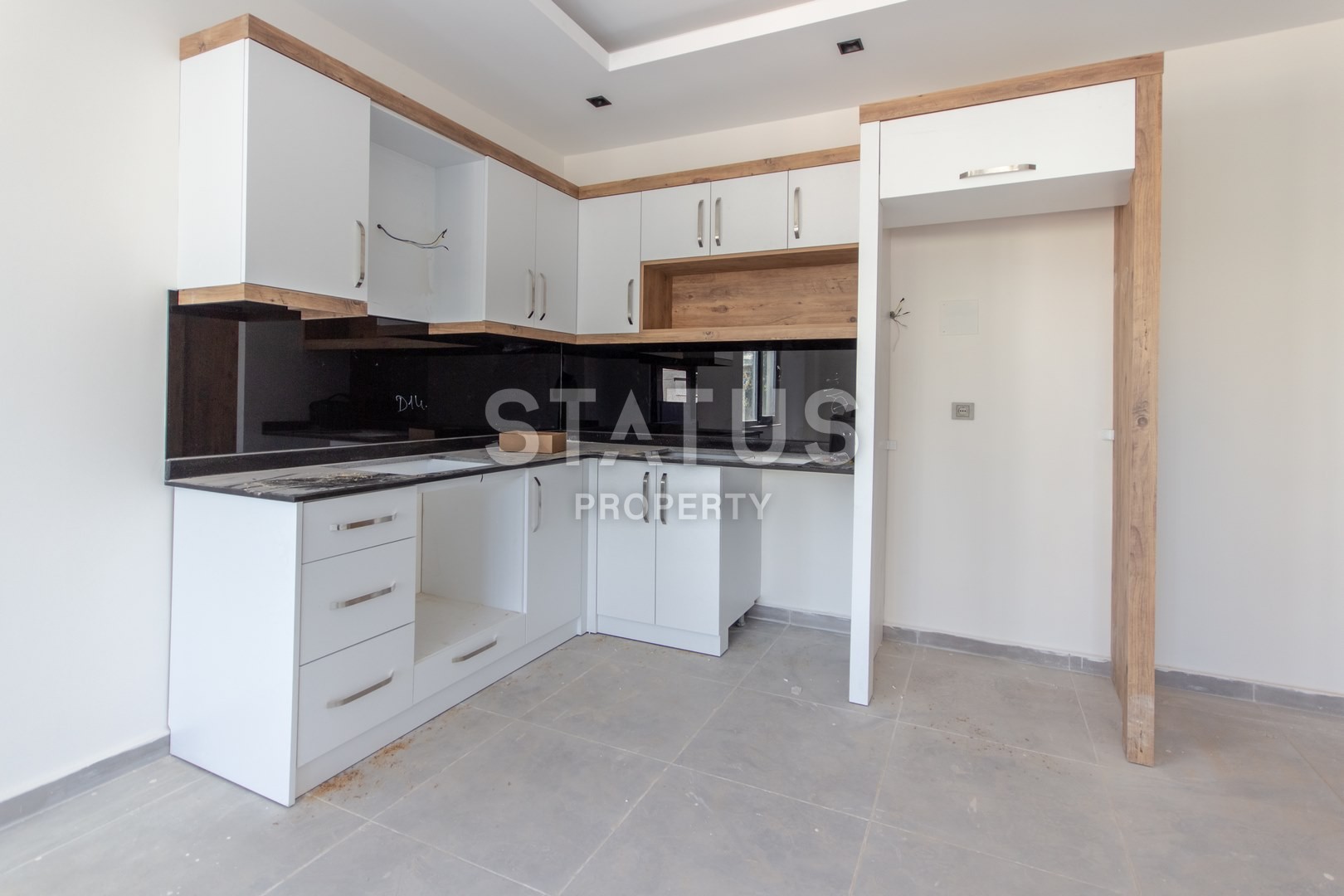 One-bedroom apartment in a new house at a great price, 65 m2 фото 24
