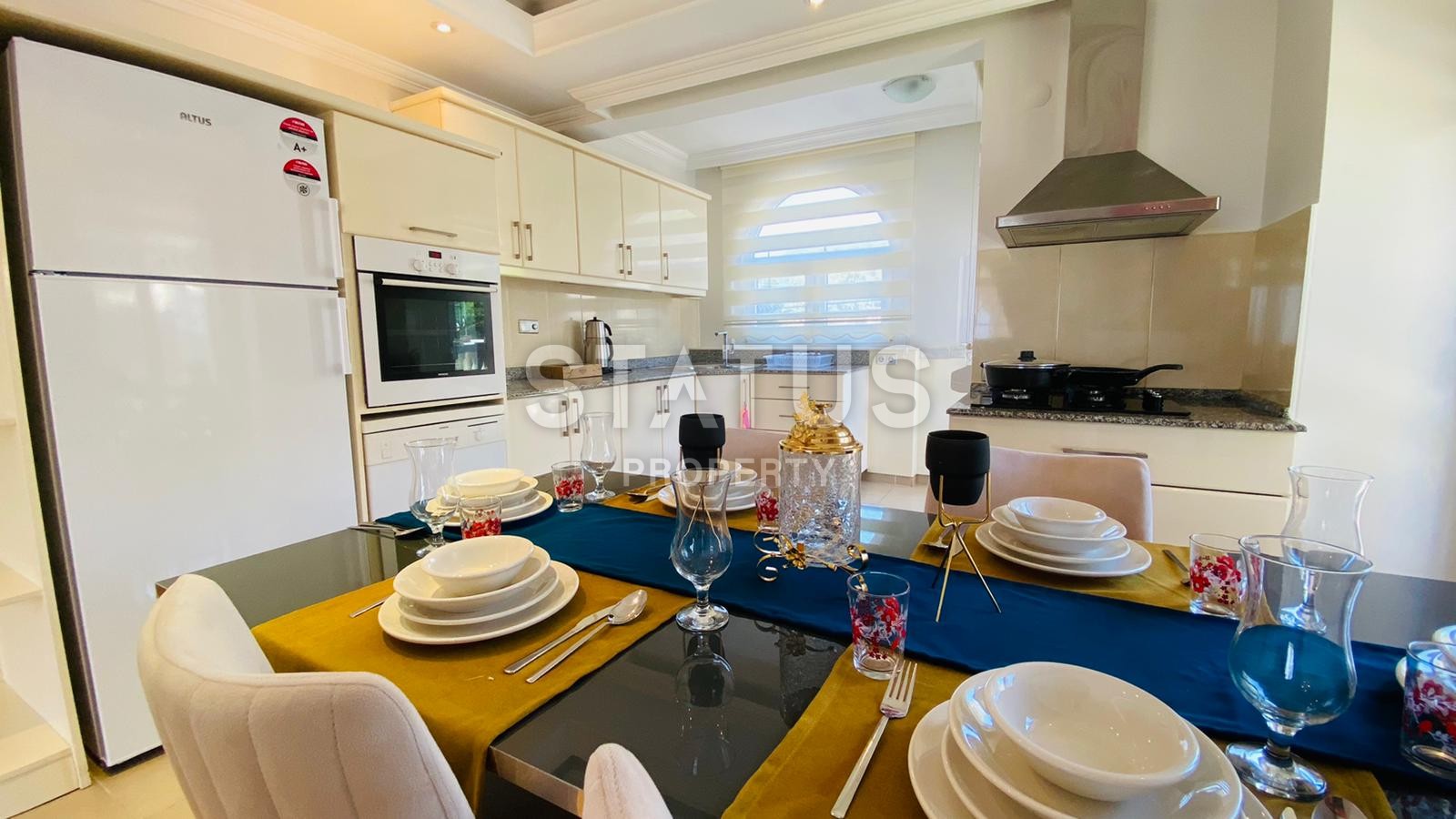 Furnished three-room apartment with sea view, 125 m2 фото 5