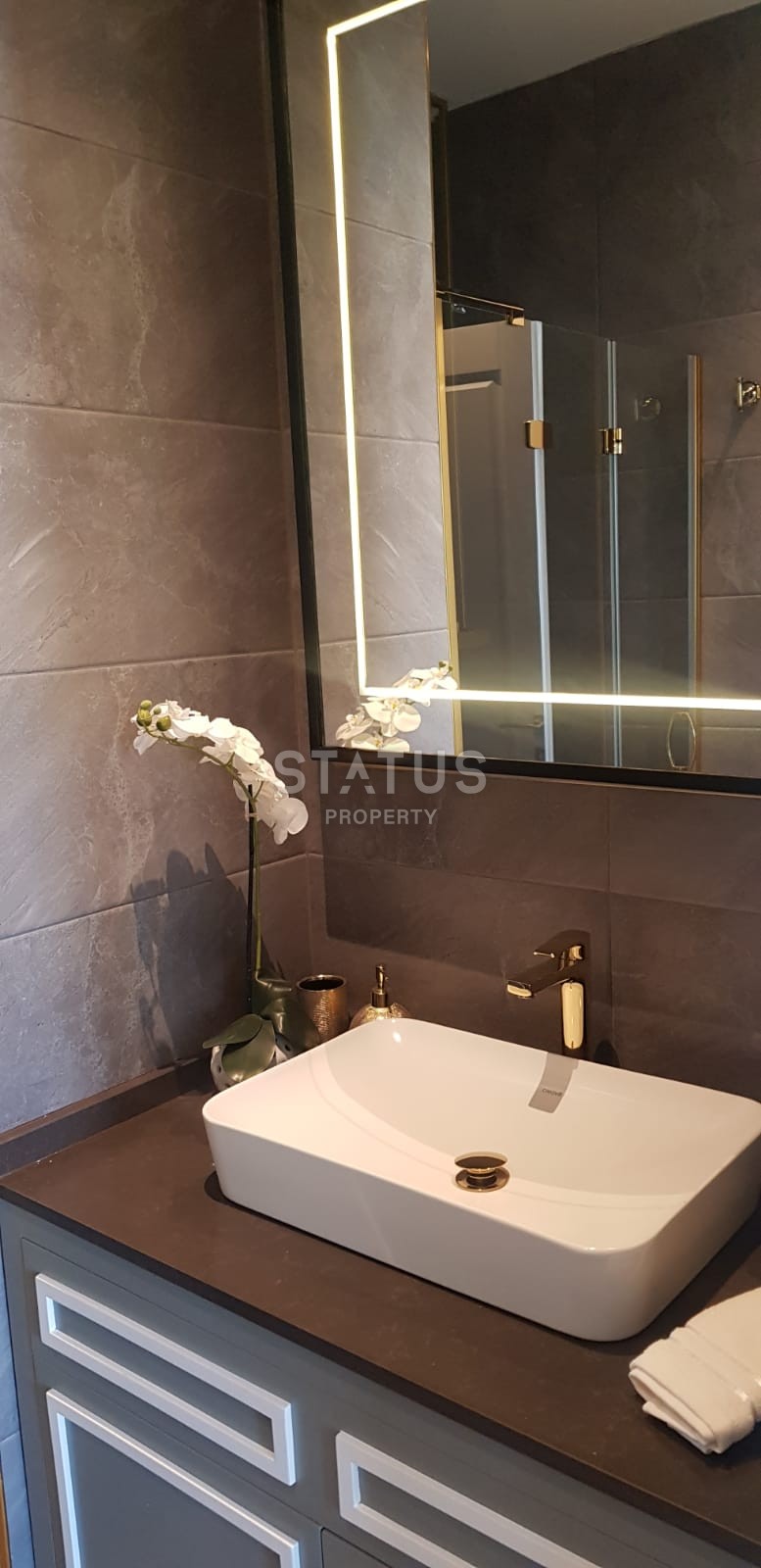 Новый жилой проект с крупнометражными апартаментами и видом на море в Бейликдюзю недалеко от Западной Марины. фото 9