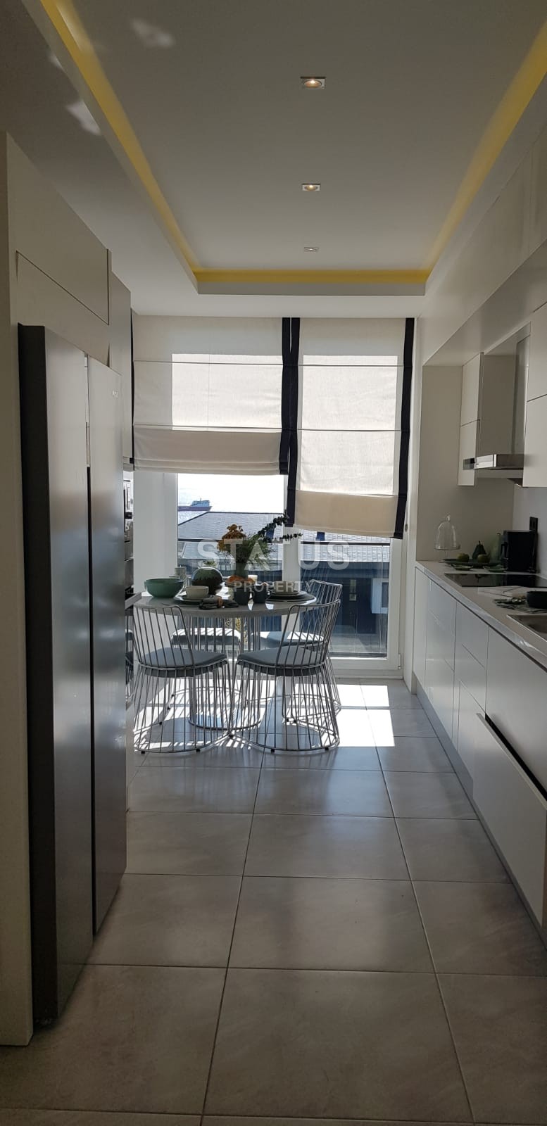 Новый жилой проект с крупнометражными апартаментами и видом на море в Бейликдюзю недалеко от Западной Марины. фото 12