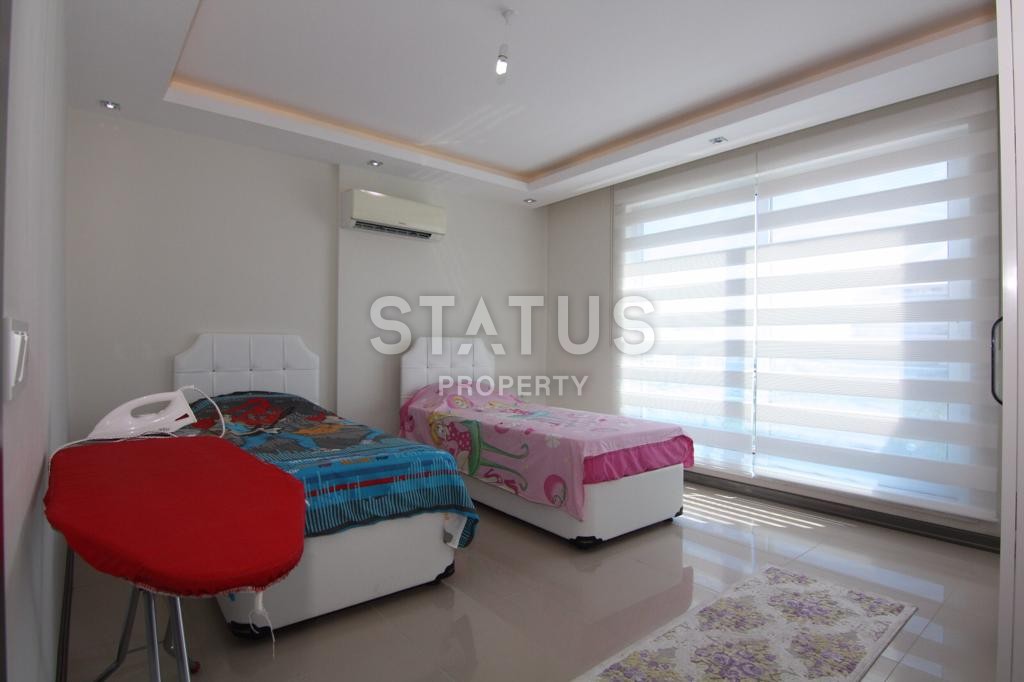 Меблированный садовый дуплекс 2+1, 140 м2 с видом на море. Кестель, Алания. фото 24