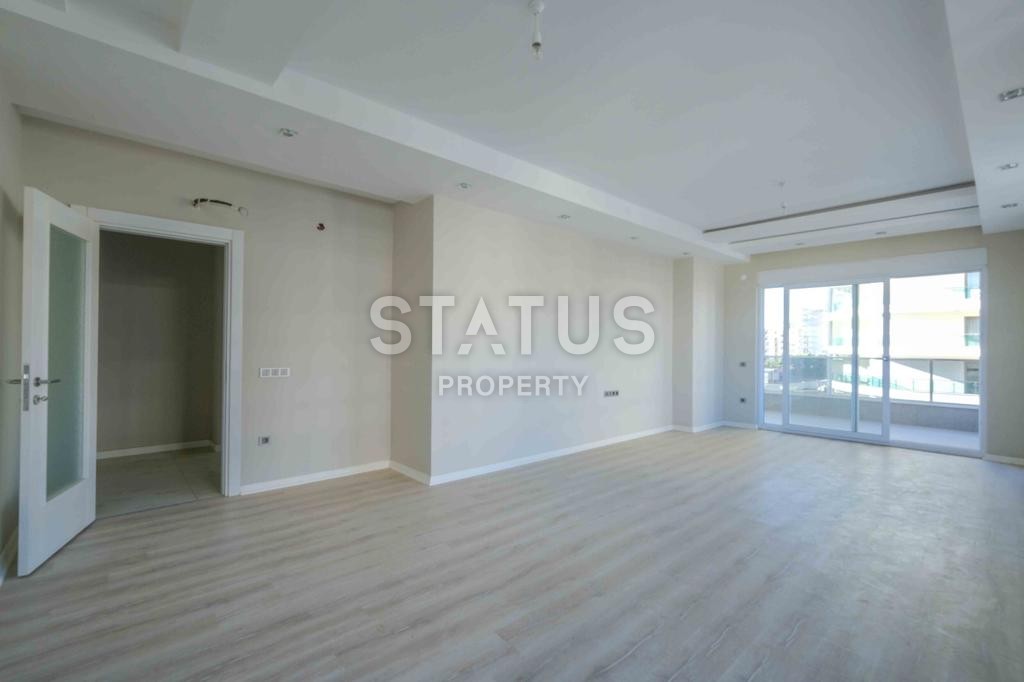 4+1 layout apartment with a separate kitchen in a new complex with developed infrastructure in Mahmutlar, 180 m2 фото 23