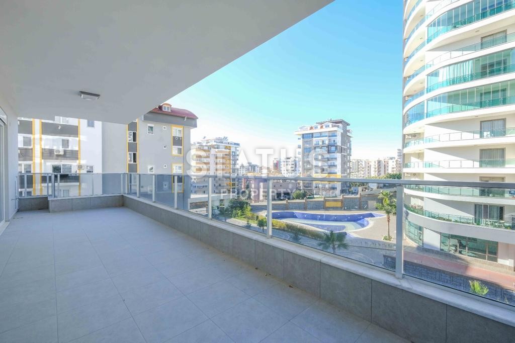 4+1 layout apartment with a separate kitchen in a new complex with developed infrastructure in Mahmutlar, 180 m2 фото 28