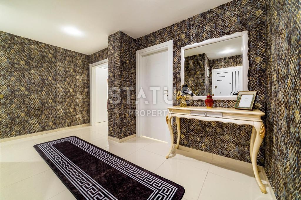 Four-room apartment with new furniture, 160 m2 фото 5