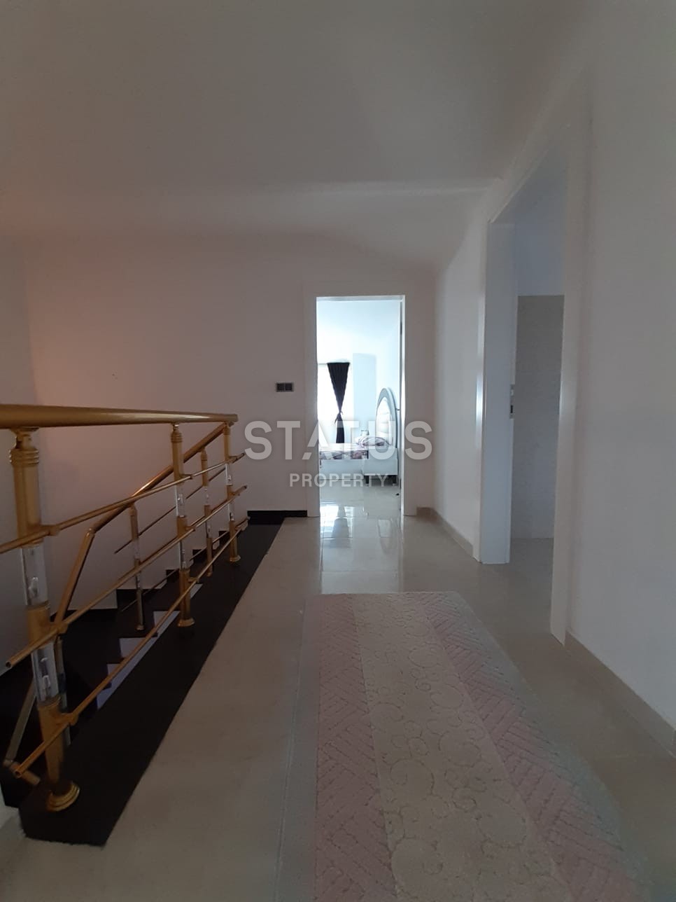 Двухуровневая четырехкомнатная квартира с мебелью в 150 метрах от моря. фото 3