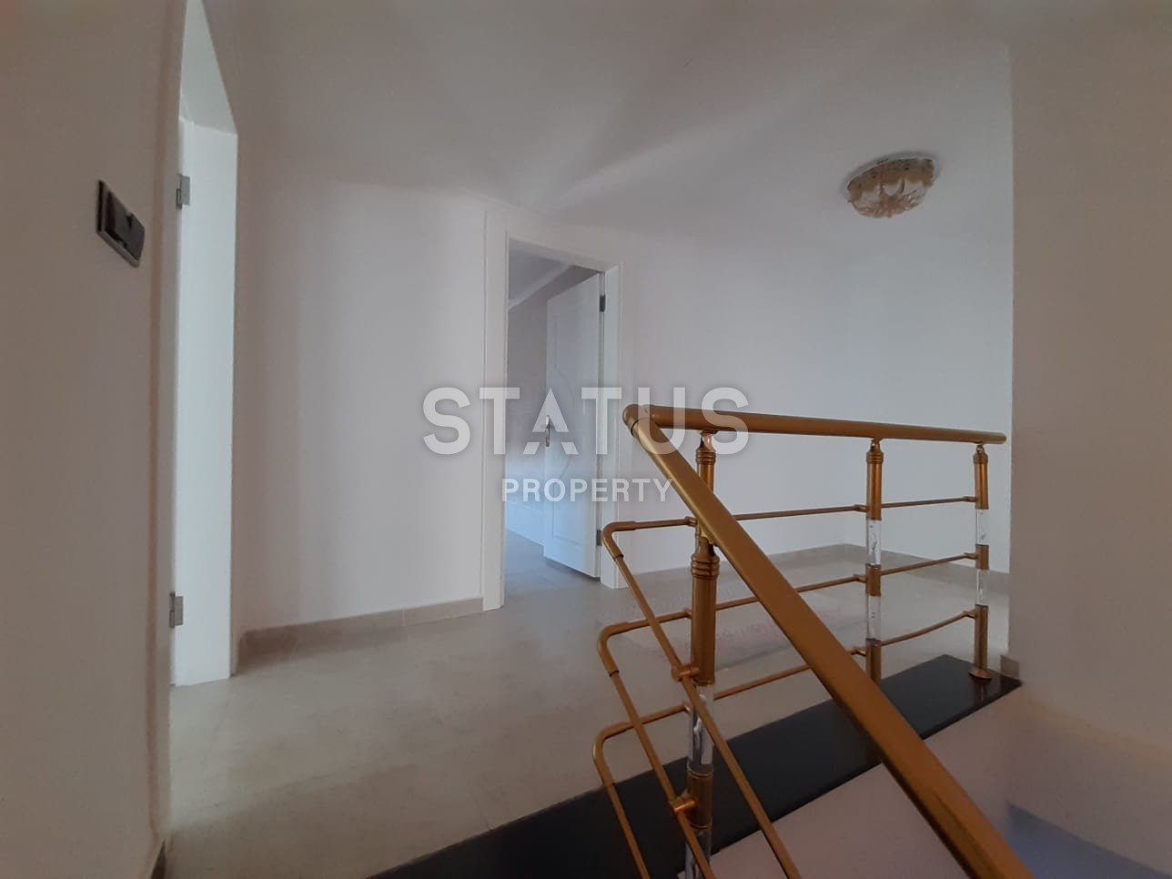 Двухуровневая четырехкомнатная квартира с мебелью в 150 метрах от моря. фото 7