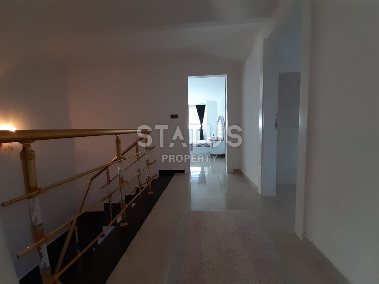 Двухуровневая четырехкомнатная квартира с мебелью в 150 метрах от моря. фото 8