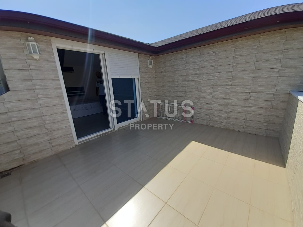 Двухуровневая четырехкомнатная квартира с мебелью в 150 метрах от моря. фото 9