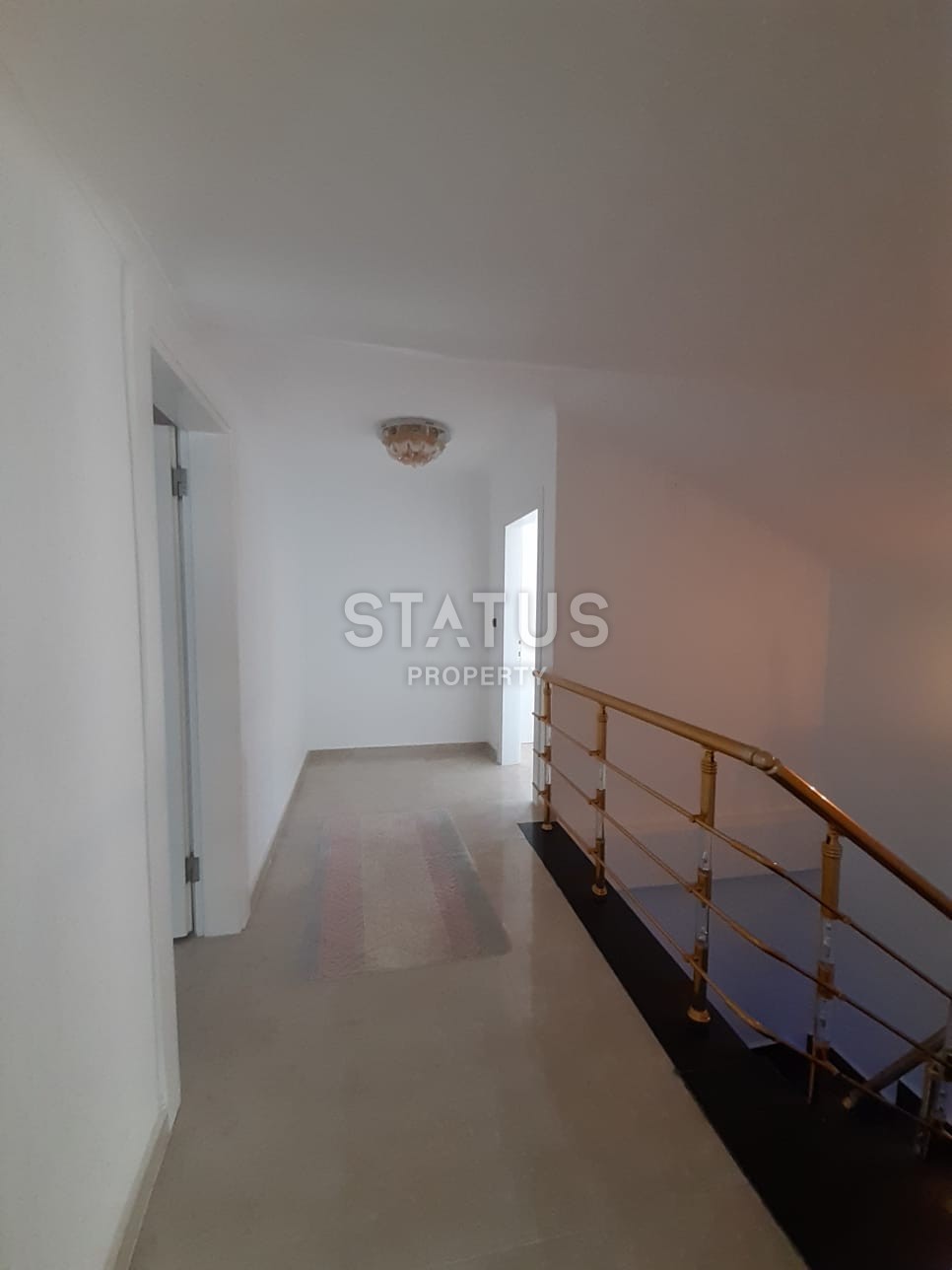 Двухуровневая четырехкомнатная квартира с мебелью в 150 метрах от моря. фото 12