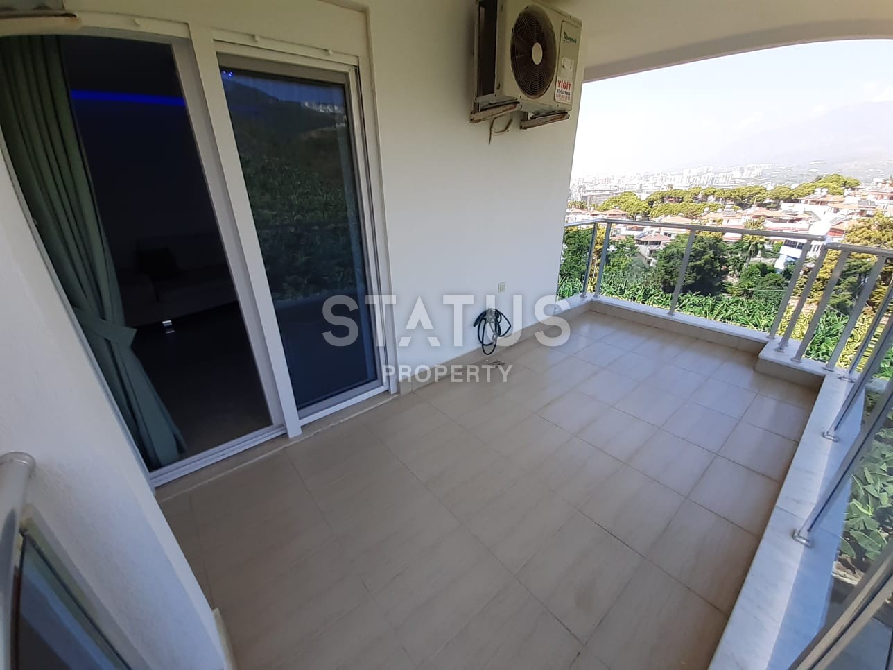 Двухуровневая четырехкомнатная квартира с мебелью в 150 метрах от моря. фото 16