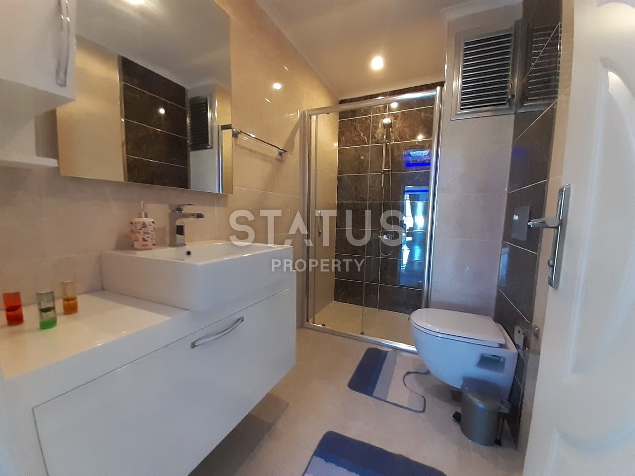 Двухуровневая четырехкомнатная квартира с мебелью в 150 метрах от моря. фото 25