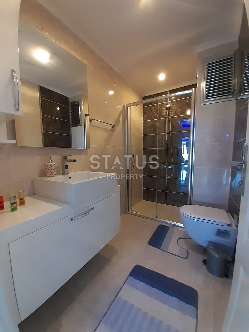 Двухуровневая четырехкомнатная квартира с мебелью в 150 метрах от моря. фото 26