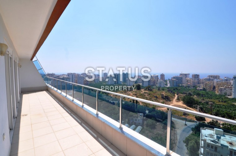 Пентхаус 3+1, 155 м2 с видом на море и исторический город Наула в Махмутларе. фото 1