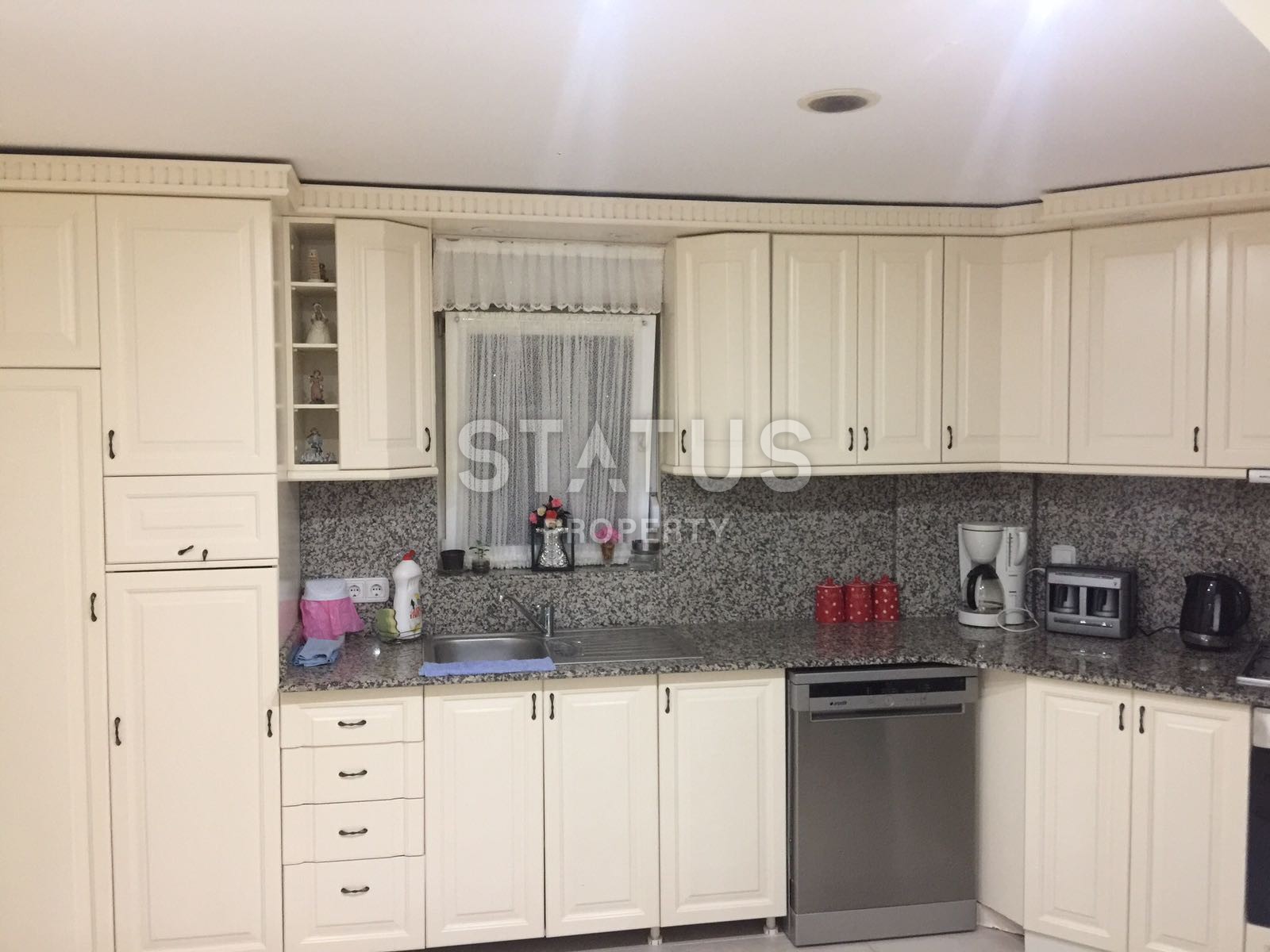 Меблированная вилла в районе Кестель в комплексе с бассейном 325 кв.м. фото 22