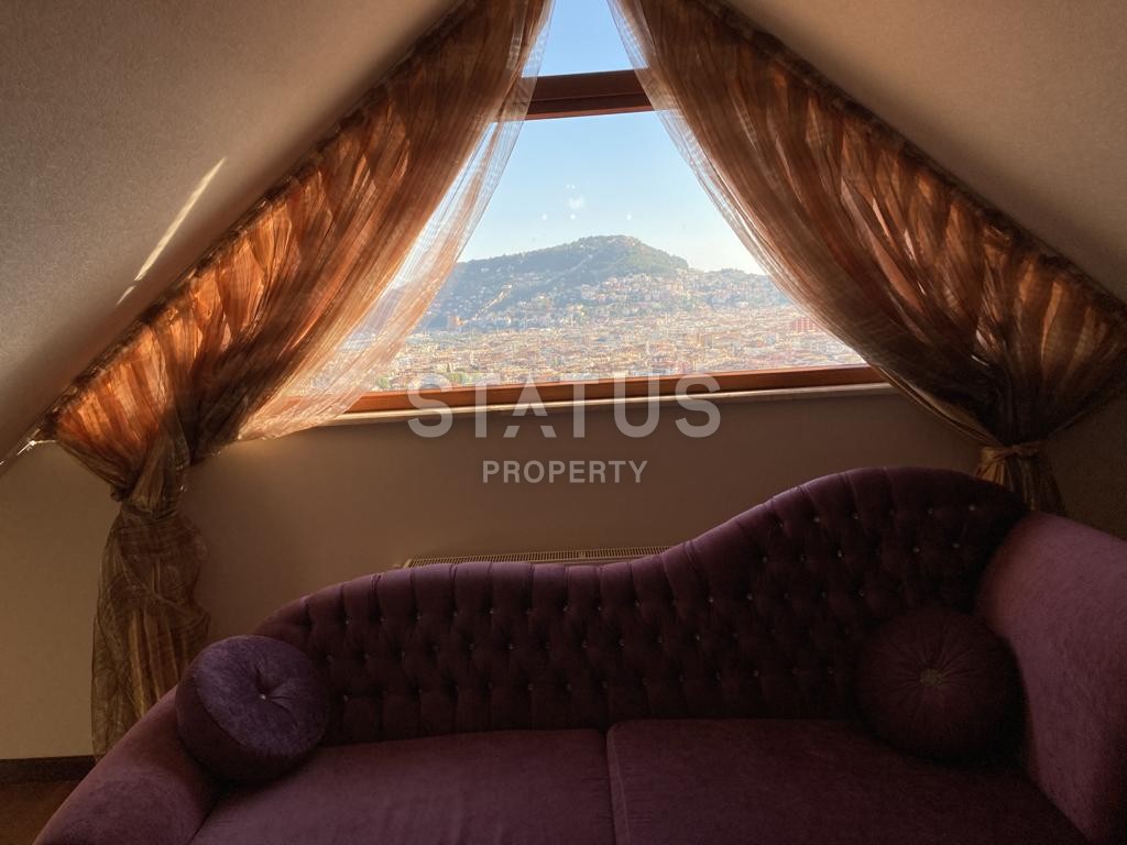Luxurious furnished duplex overlooking the sea and the center of Alanya, 3+1, 225 m2 фото 6