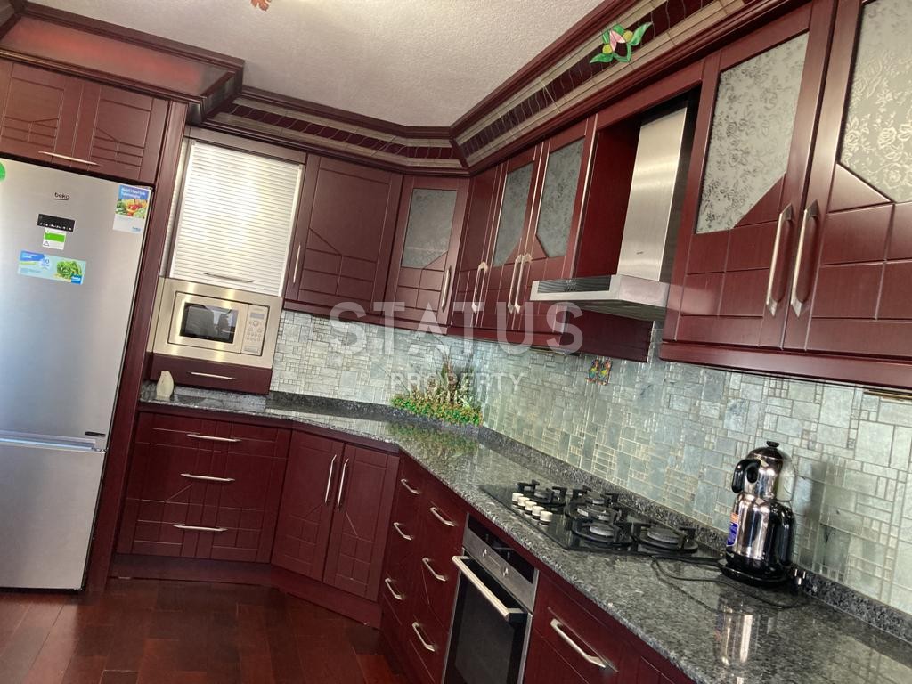 Luxurious furnished duplex overlooking the sea and the center of Alanya, 3+1, 225 m2 фото 16