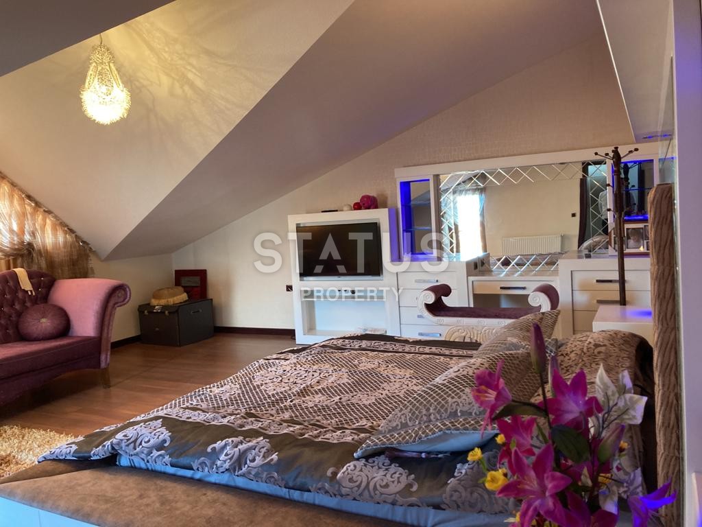 Luxurious furnished duplex overlooking the sea and the center of Alanya, 3+1, 225 m2 фото 18