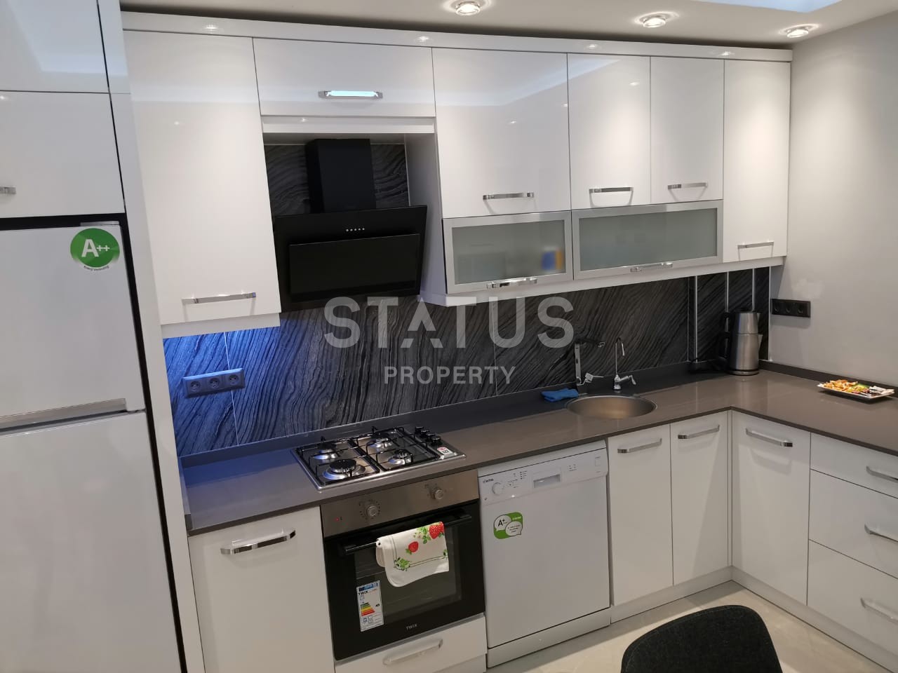 Four-room apartment with new furniture, renovation and a separate kitchen in Damlataş. 150 M2 фото 11