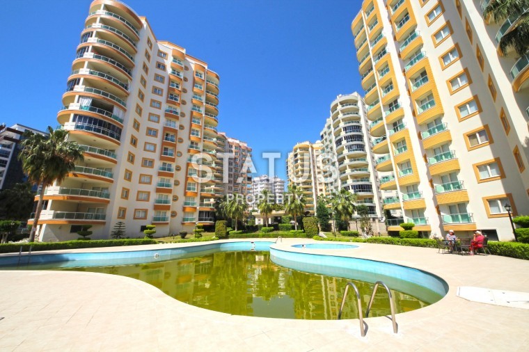 Бюджетная двухкомнатная квартира в популярном комплексе в центре Махмутлара, 70м2 фото 1