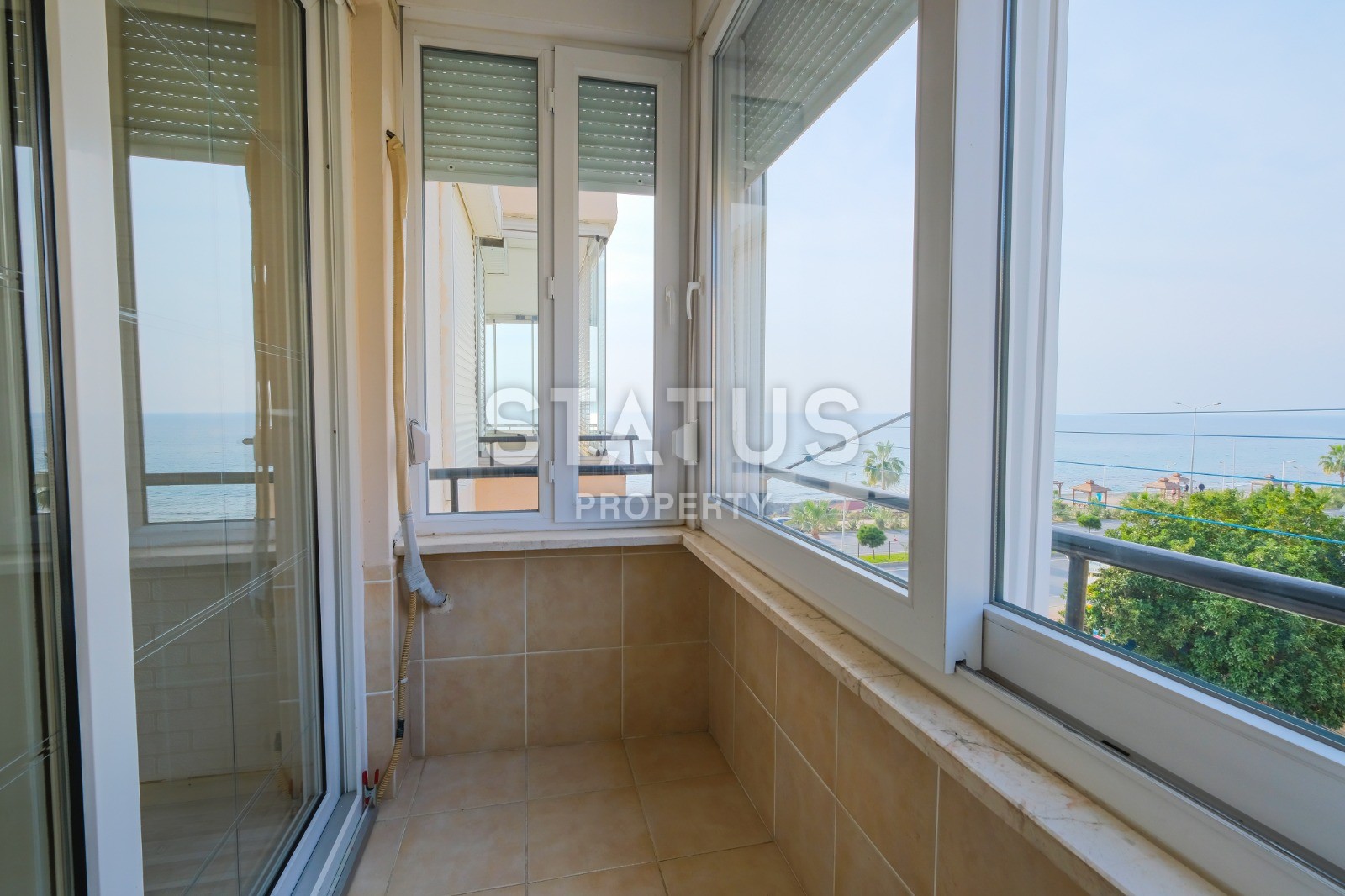 Apartment 2+1 with a good repair and sea views on the first line in Mahmutlar, 100 m2 фото 25