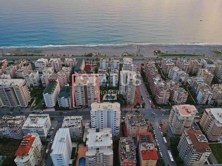 Дуплекс 4+1 с видом на море и горы на первой береговой линии в Махмутларе, 240 м2. фото 1