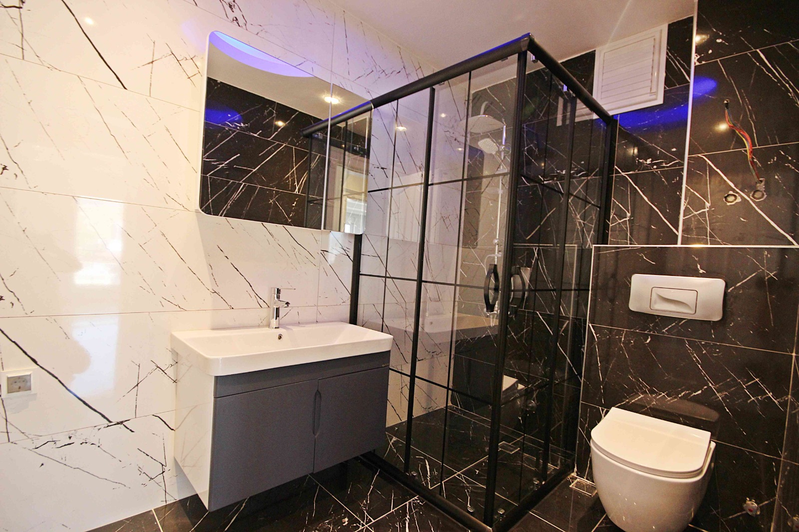 Дуплекс 4+1 с видом на море и горы на первой береговой линии в Махмутларе, 240 м2. фото 21