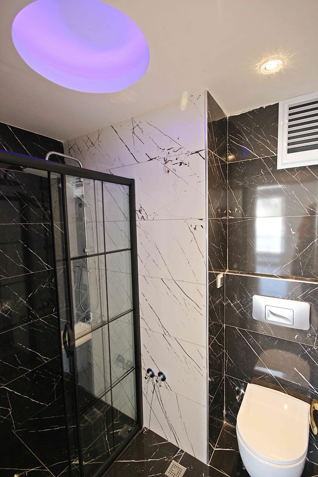 Дуплекс 4+1 с видом на море и горы на первой береговой линии в Махмутларе, 240 м2. фото 24