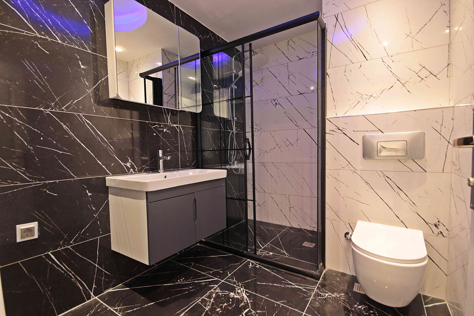 Дуплекс 4+1 с видом на море и горы на первой береговой линии в Махмутларе, 240 м2. фото 26