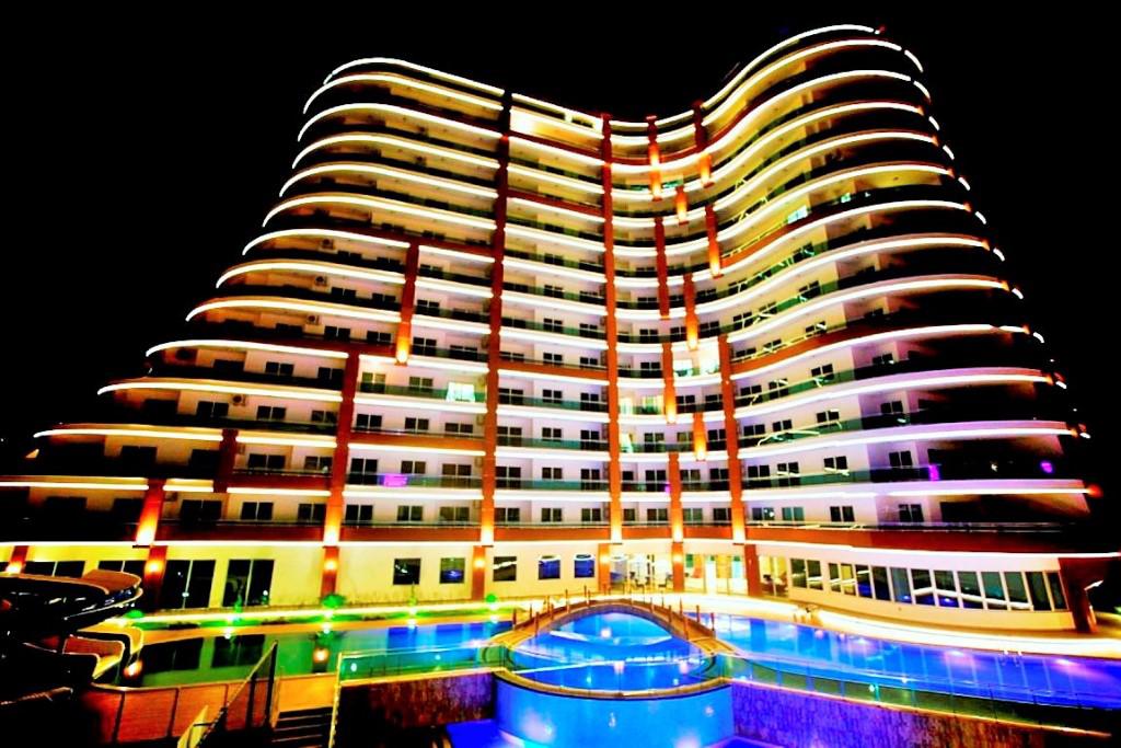 Квартира 3+1 в люкс комплексе в центре Махмутлара, 165 м2 фото 1
