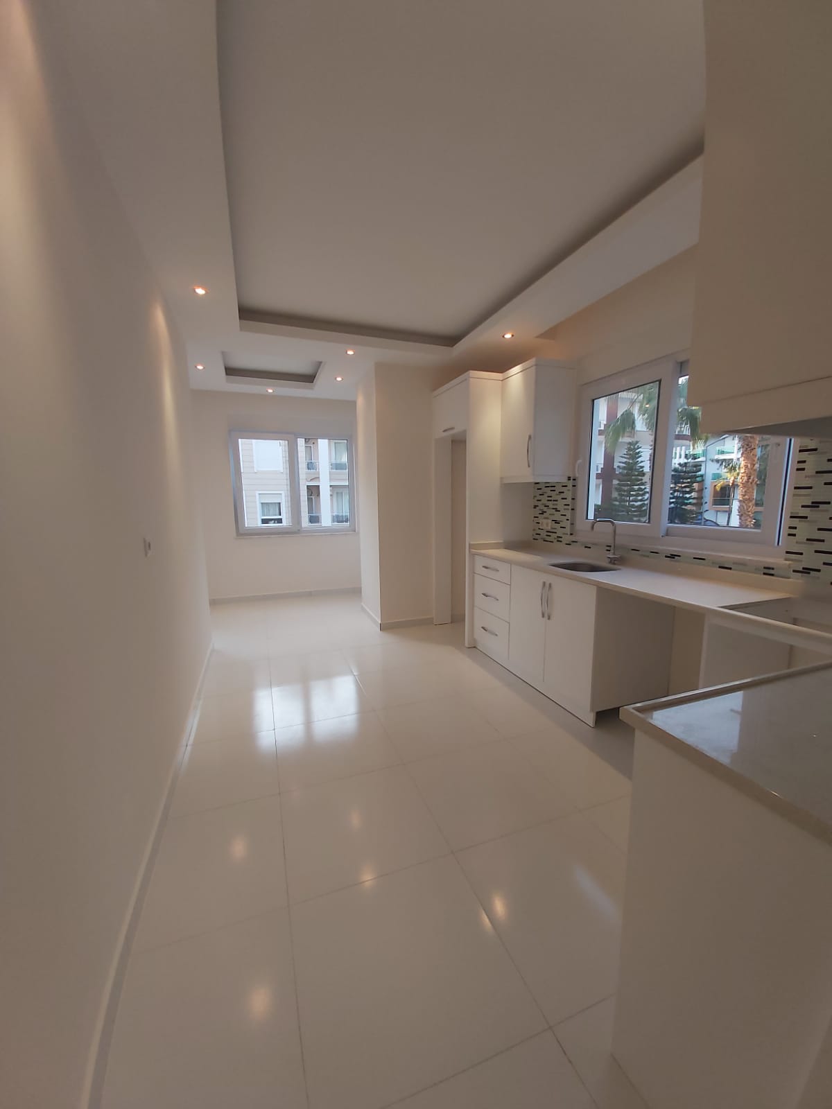 New three-room apartment for three minutes from the sea in the European district of Oba, 95 m2. фото 3