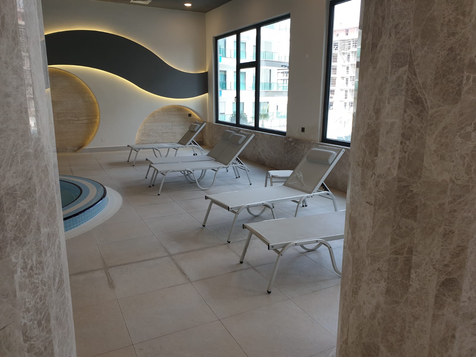 Трёхкомнатный меблированный садовый дуплекс в 350метрах от моря , 165м2 фото 10