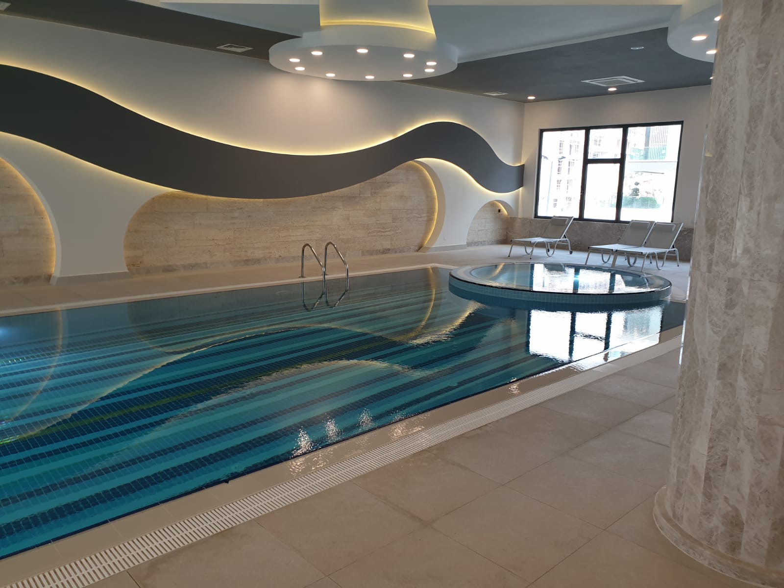 Трёхкомнатный меблированный садовый дуплекс в 350метрах от моря , 165м2 фото 4