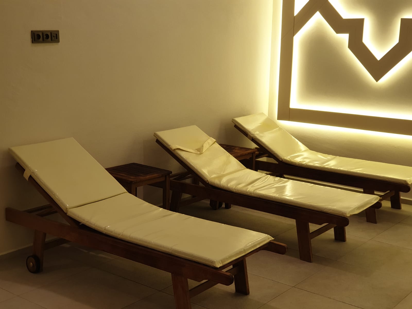 Трёхкомнатный меблированный садовый дуплекс в 350метрах от моря , 165м2 фото 16