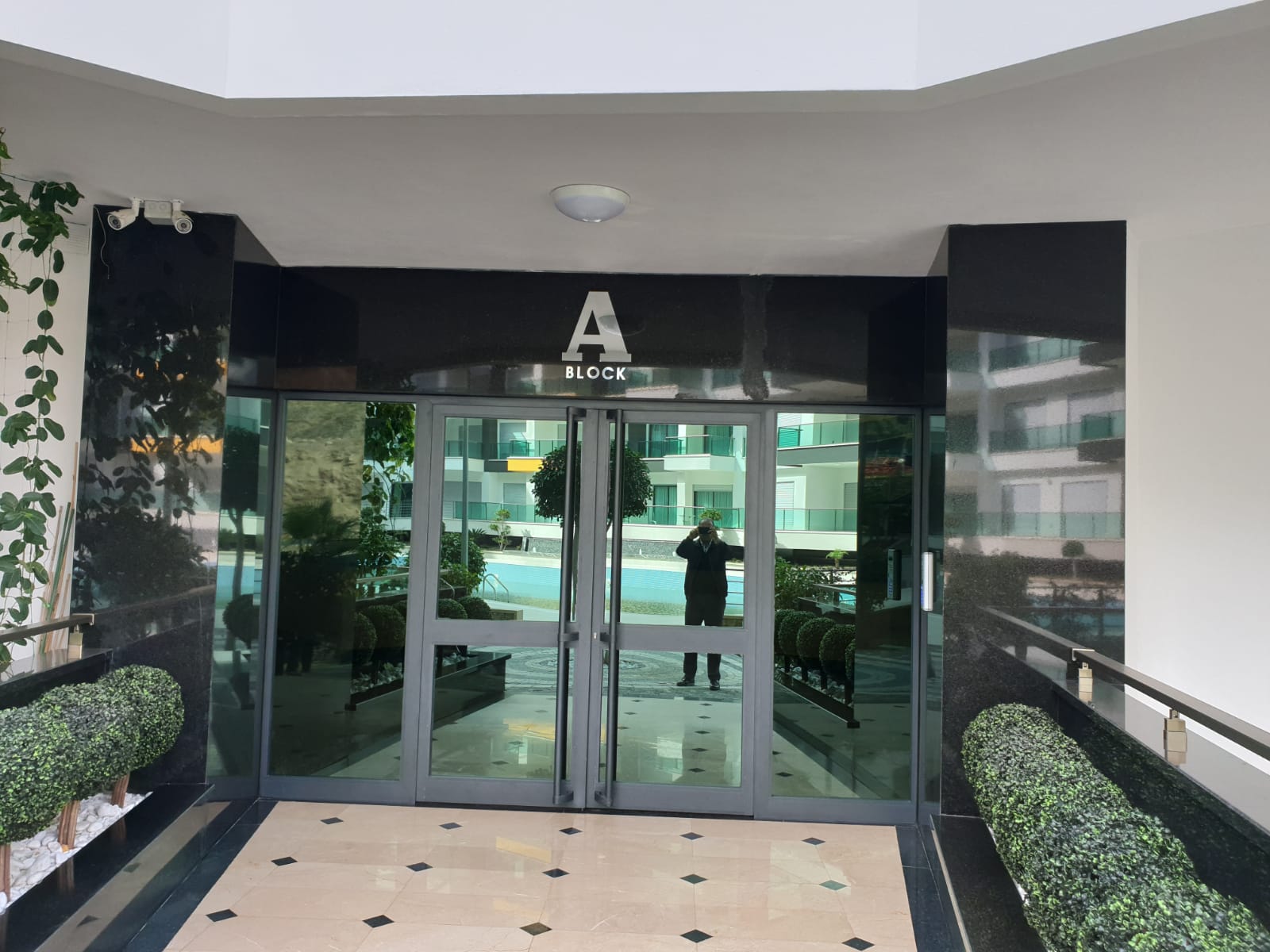 Трёхкомнатный меблированный садовый дуплекс в 350метрах от моря , 165м2 фото 26