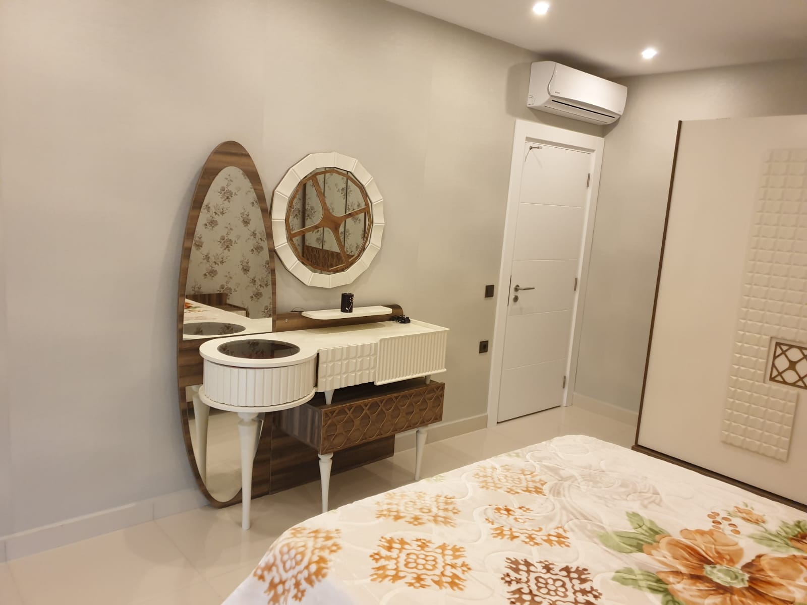 Трёхкомнатный меблированный садовый дуплекс в 350метрах от моря , 165м2 фото 37