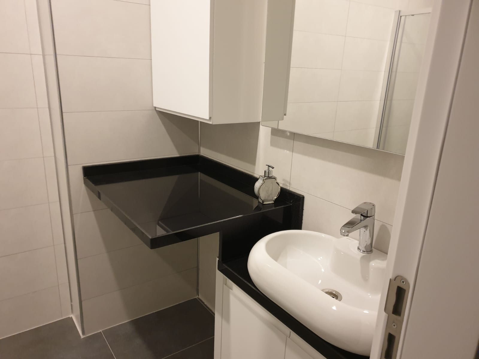 Трёхкомнатный меблированный садовый дуплекс в 350метрах от моря , 165м2 фото 44