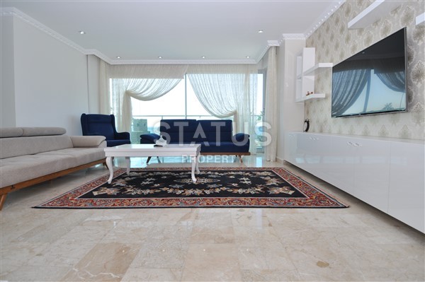 Апартаменты на первой береговой линии в районе Кестель с видом на море. 110 кв.м. фото 3