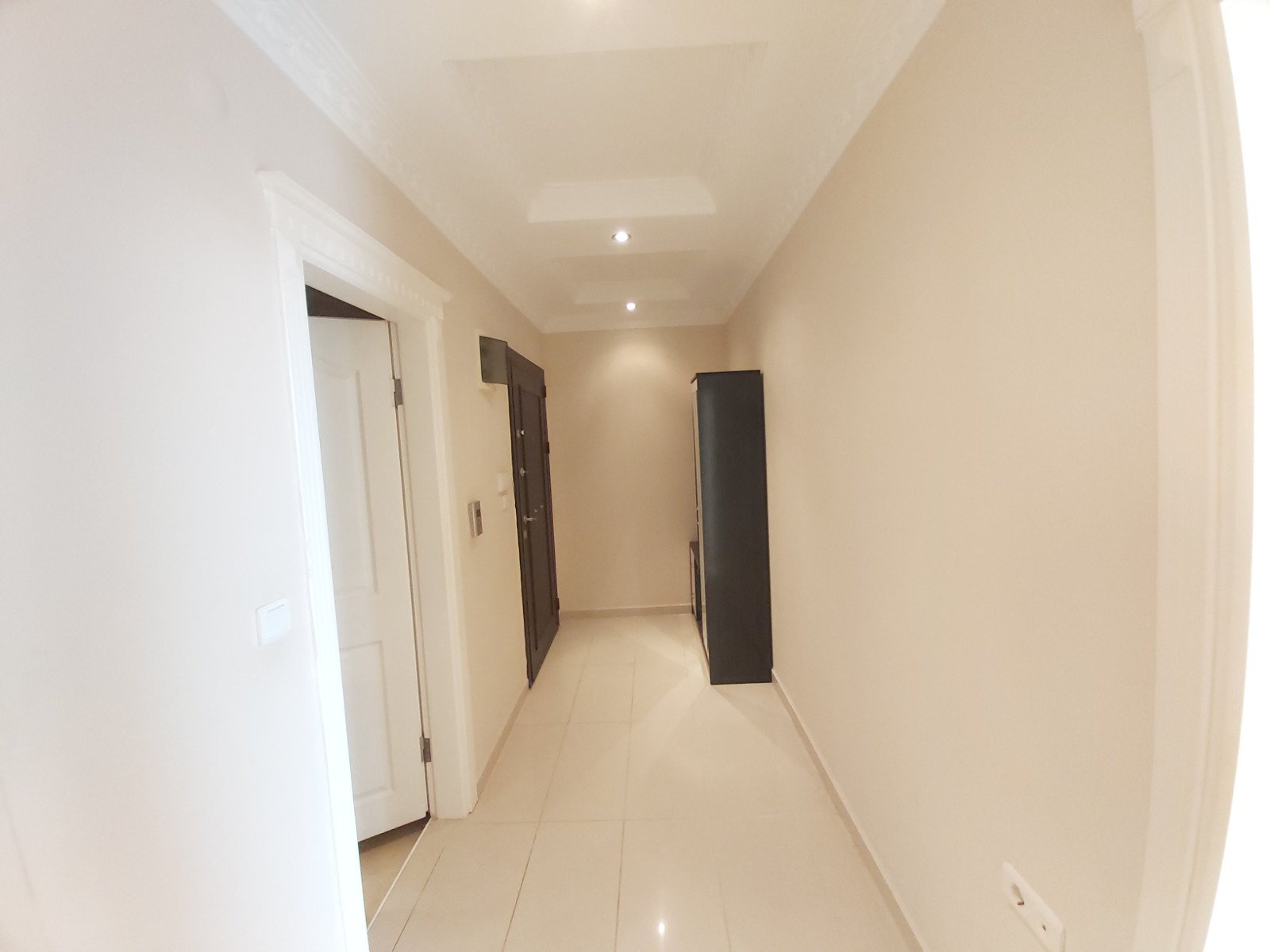 Большая по площади трехкомнатная квартира с мебелью на ул. Барбаросса, 130м2 фото 4