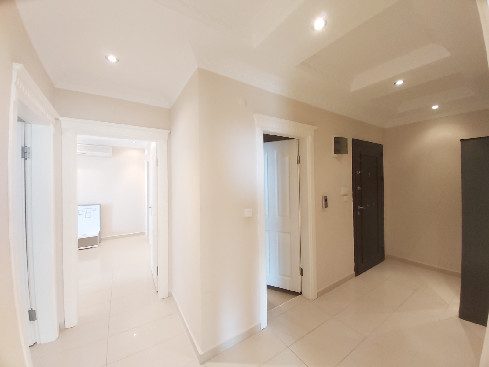 Большая по площади трехкомнатная квартира с мебелью на ул. Барбаросса, 130м2 фото 5