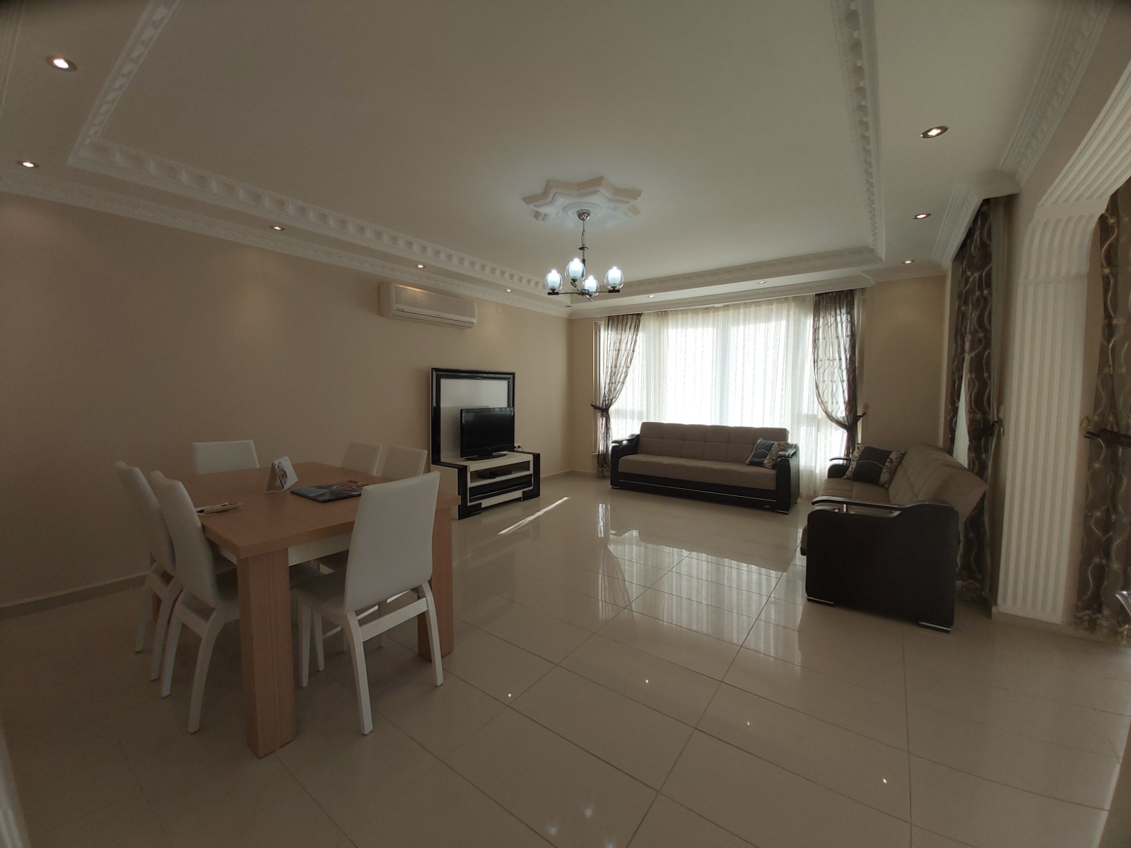 Большая по площади трехкомнатная квартира с мебелью на ул. Барбаросса, 130м2 фото 6