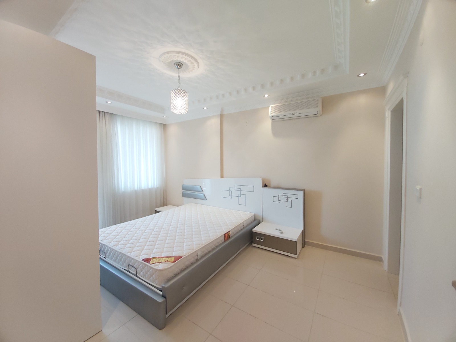 Большая по площади трехкомнатная квартира с мебелью на ул. Барбаросса, 130м2 фото 9