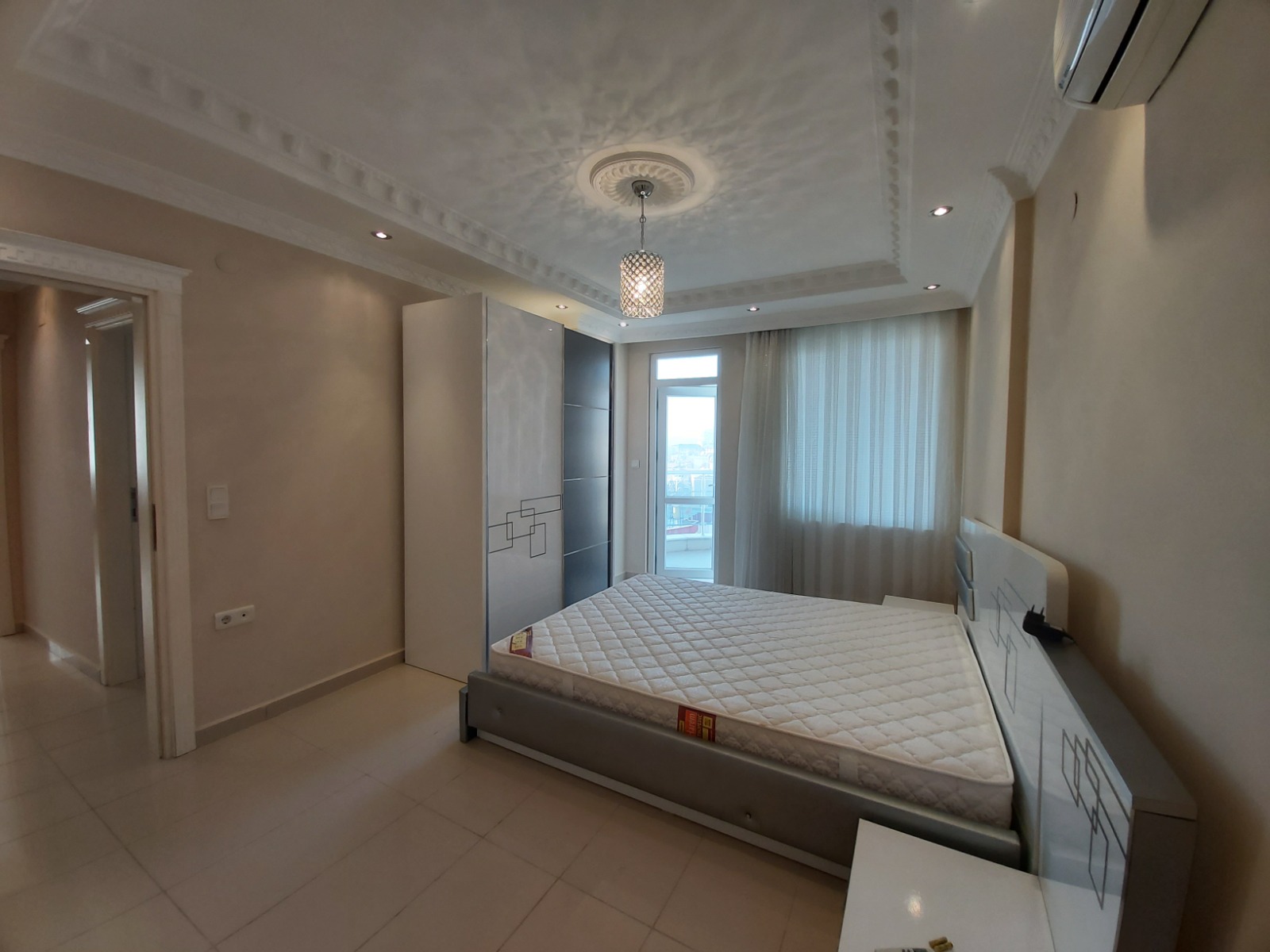 Большая по площади трехкомнатная квартира с мебелью на ул. Барбаросса, 130м2 фото 11