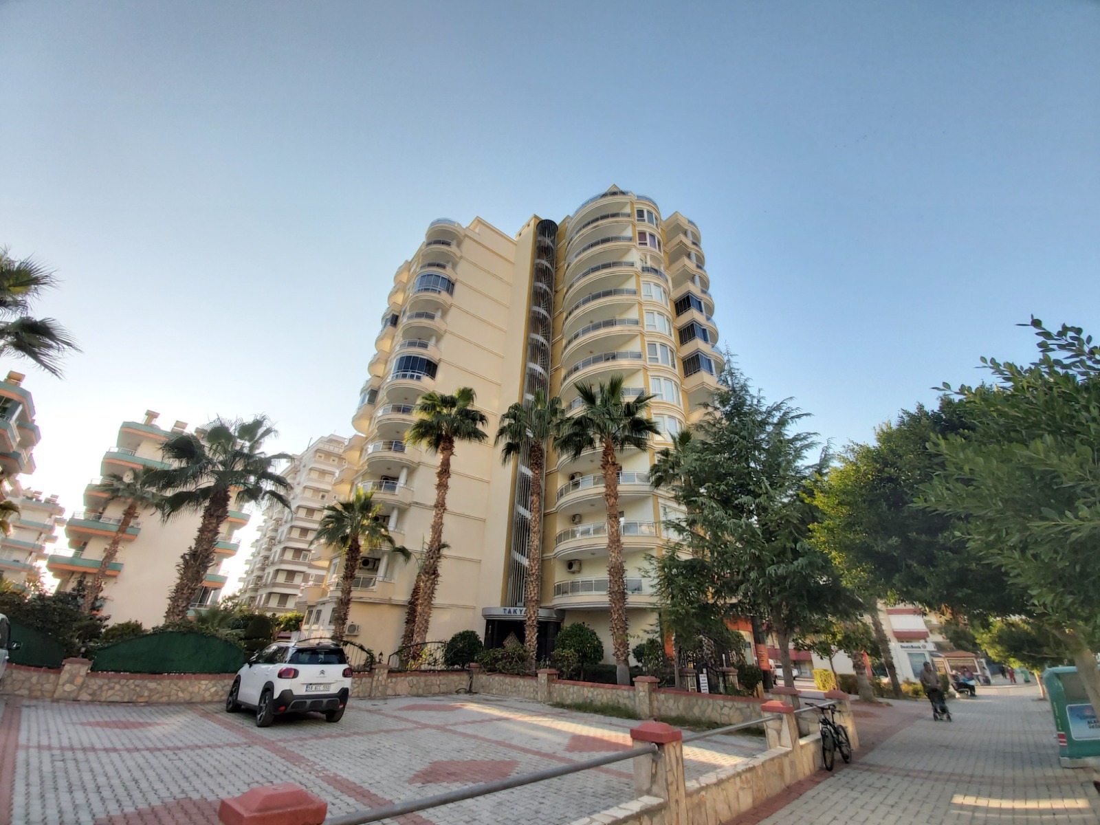 Большая по площади трехкомнатная квартира с мебелью на ул. Барбаросса, 130м2 фото 25