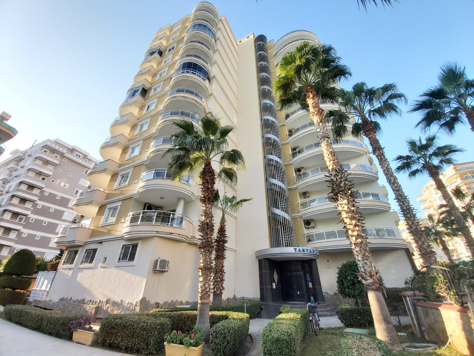 Большая по площади трехкомнатная квартира с мебелью на ул. Барбаросса, 130м2 фото 30