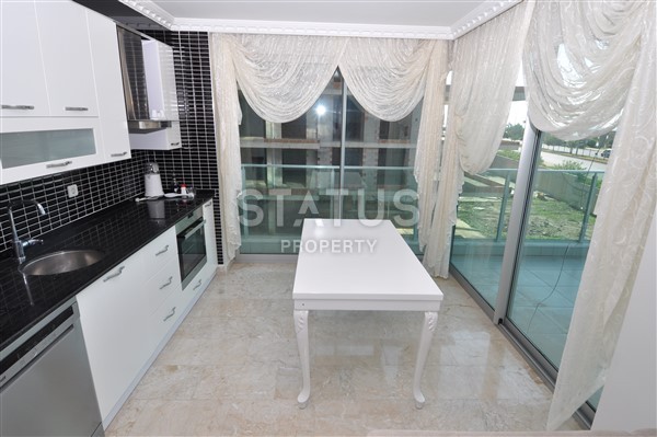 Апартаменты на первой береговой линии в районе Кестель с видом на море. 110 кв.м. фото 7