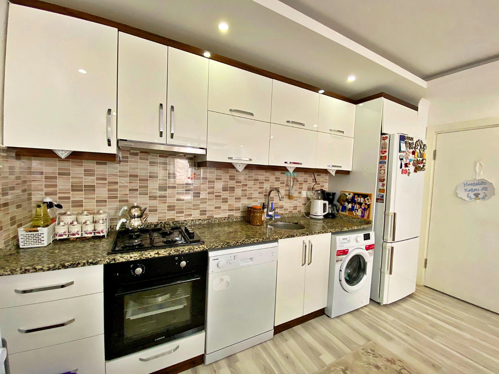 Недорогая квартира 1+1 в центре города, 70 м2 фото 13